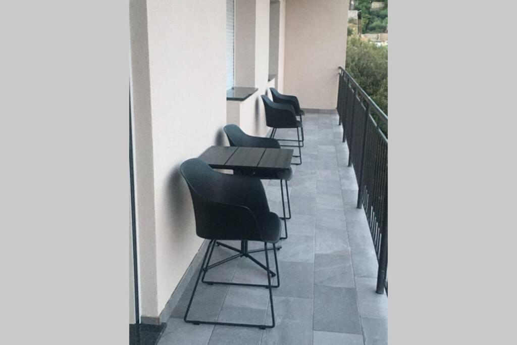 Noemi Apartment