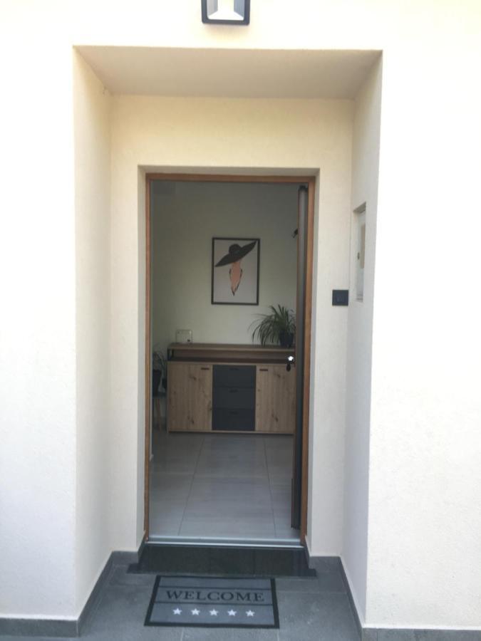 Noemi Apartment